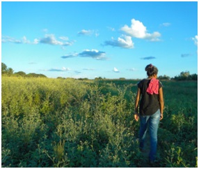  Fotografía de Lelia
López en la huerta comunitaria. Campo Medina, 2018